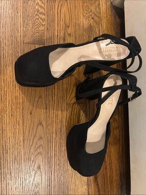 NEVER WORN-SCHUTZ Black Suede Square Toe Ankle Strap Heels